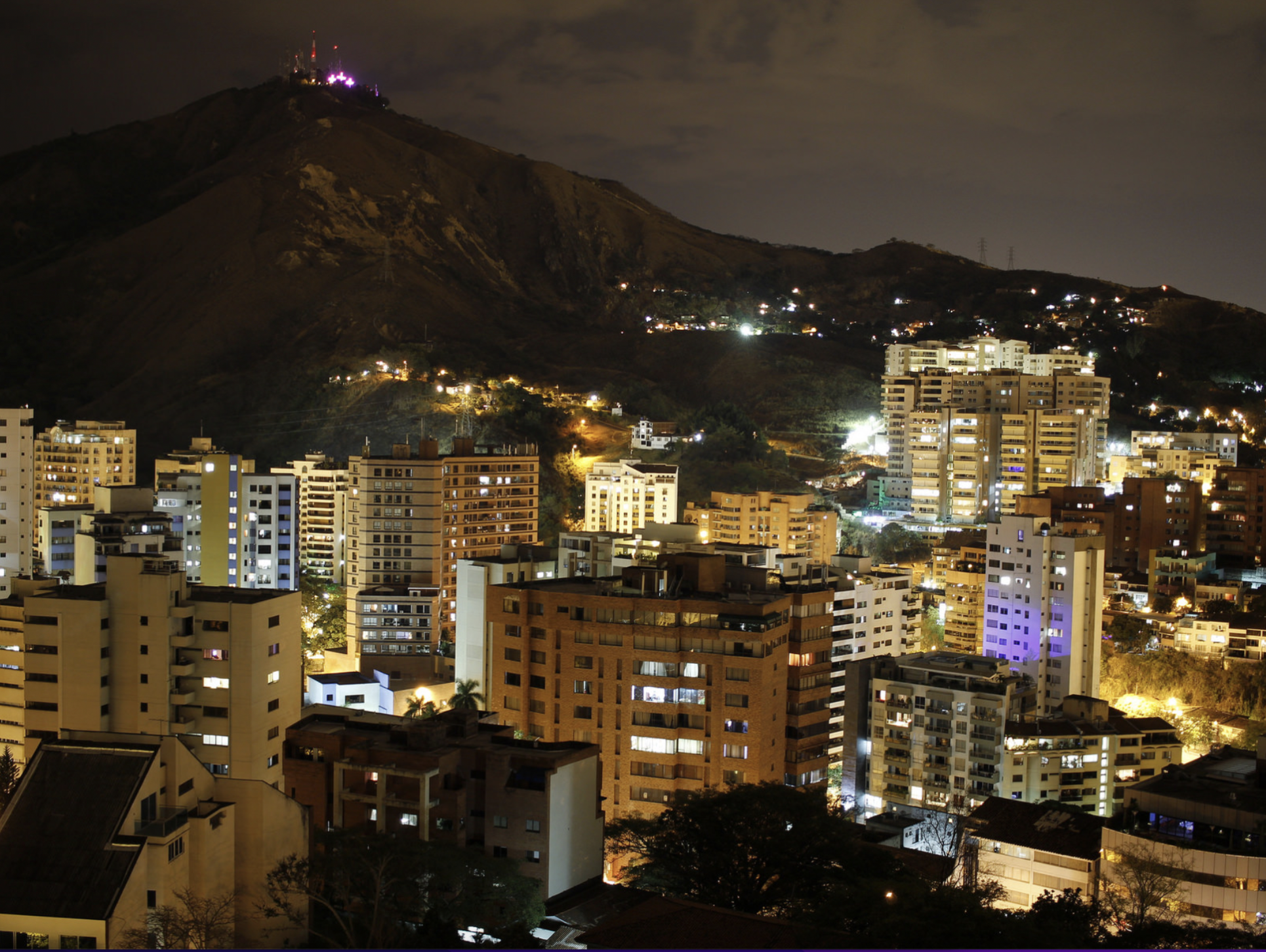 Lee más sobre el artículo 🏙️ Los imperdibles del Oeste de Cali: cultura, sabor y encanto colonial